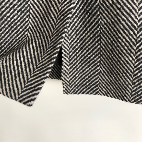 Banana Republic Herringbone Wool Blend Lined Skirt Sz. 0 or XS - Picture 3 of 6